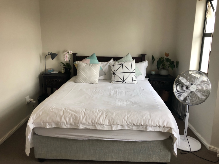 To Let 1 Bedroom Property for Rent in Woodstock Western Cape